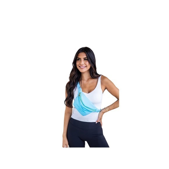 NWOT‎ Pink Lily Nylon Aqua with Gold Belt Bag w/ Adjustable Strap - Picture 2 of 12